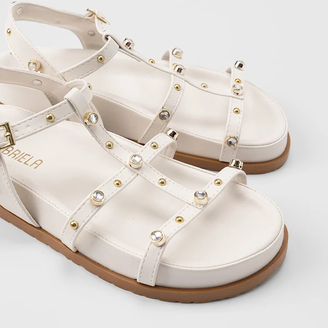 Sandália Papete Gabriela Tira Slim Detalhe Rebite & Pedraria Off White