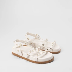 Sandália Papete Gabriela Tira Slim Detalhe Rebite & Pedraria Off White