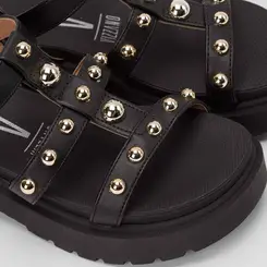 Sandália Feminina Vizzano Plataforma Tratorada Fivela Rebites Preto
