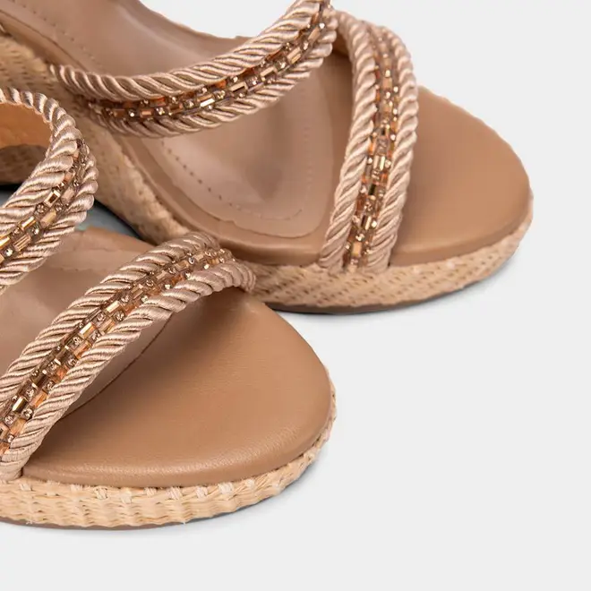 Sandália Feminina Via Marte Ráfia Detalhe Strass & Pedraria Nude