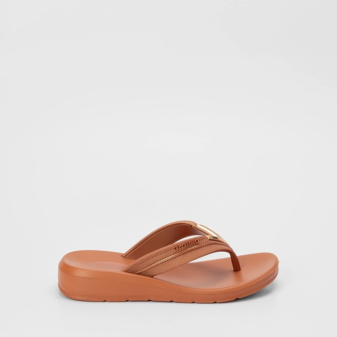 Tamanco Feminino Azaleia Cloe Detalhe Metalizado Em V Caramelo
