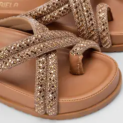 Tamanco Rasteiro Feminino Gabriela Tiras Cruzada Strass Caramelo