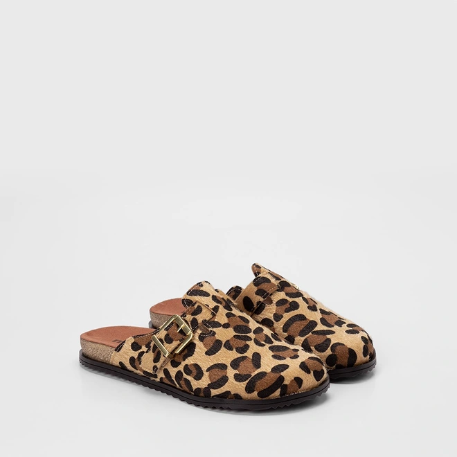Mule Feminino Moleca Detalhe Fivela Camurça Onça