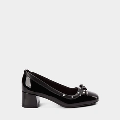 Scarpin Moleca Salto Médio Bloco Detalhe Em Tachas Verniz Preto