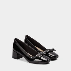 Scarpin Moleca Salto Médio Bloco Detalhe Em Tachas Verniz Preto