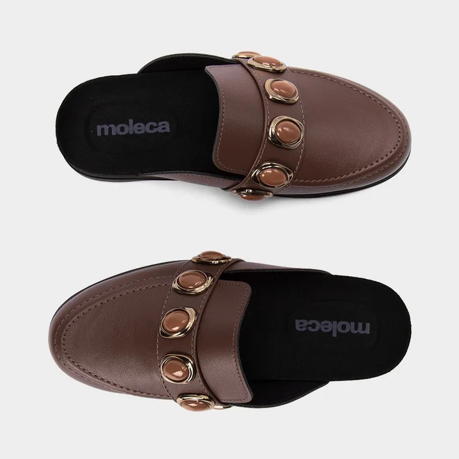 Mule Clog Moleca Detalhe Em Pedrarias Marrom