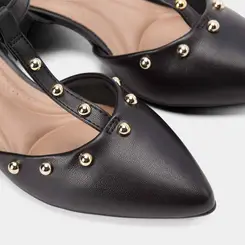 Scarpin Beira Rio Salto Bloco Tiras com Rebites Preto