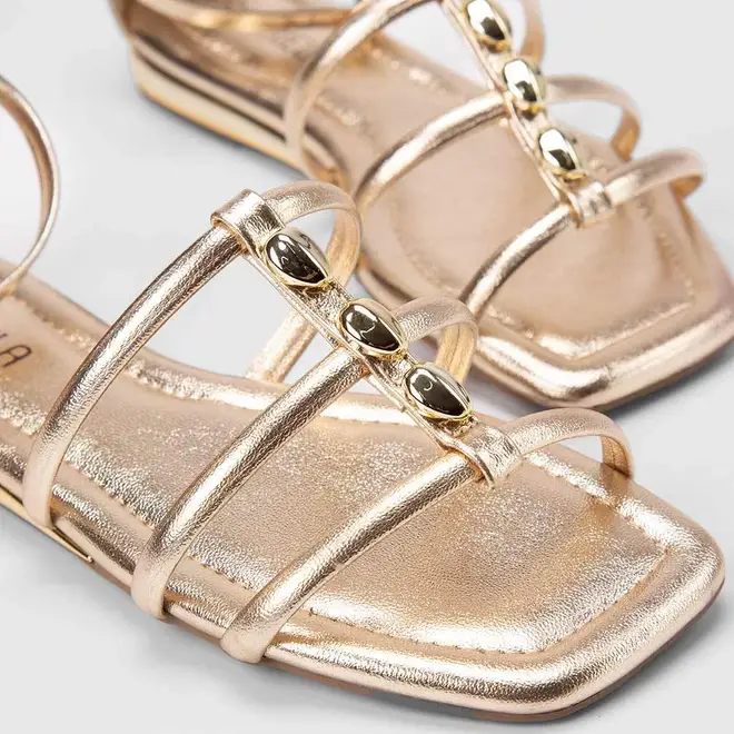 Sandália Rasteira Feminina Gabriela Detalhe Metalizado Ouro