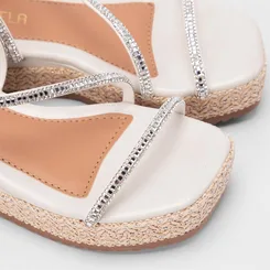 Sandália Feminina Gabriela Ráfia & Strass Off White