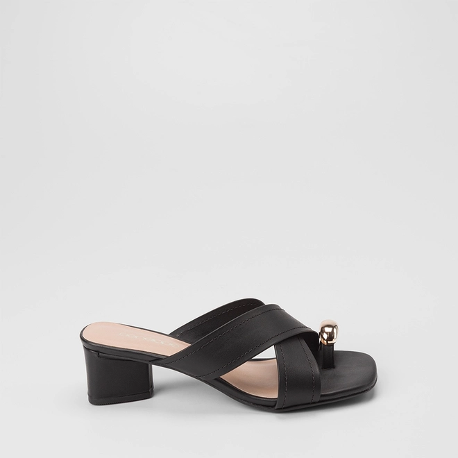 Tamanco Feminino Penélope Tiras Cruzadas Detalhe Bold Preto