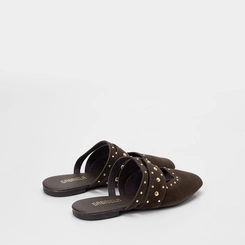 Mule Feminino Gabriela Camurça Tachas Marrom