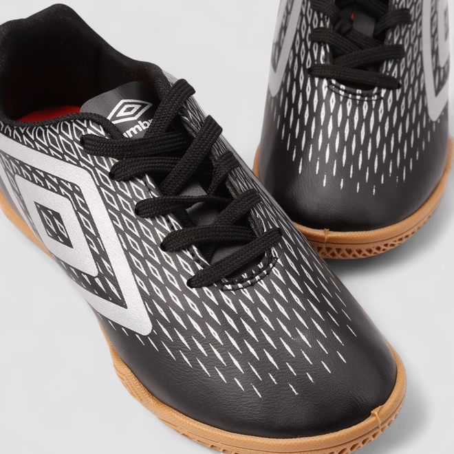 Chuteira Society Infantil Umbro Preta E Prata