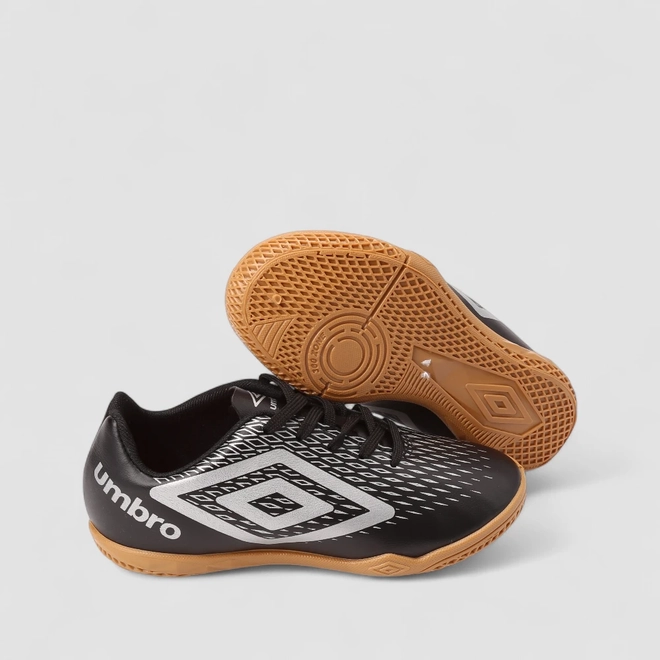 Chuteira Society Infantil Umbro Preta E Prata