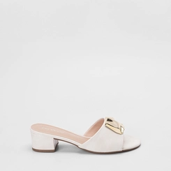 Tamanco Feminino Penélope Salto Bloco Enfeite Metálico Off White