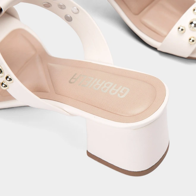 Tamanco Feminino Gabriela Salto Médio Bloco Detalhe Esferas Off White