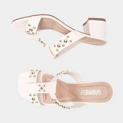 Tamanco Feminino Gabriela Salto Médio Bloco Detalhe Esferas Off White