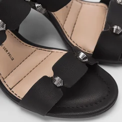 Sandália Feminina Dakota Salto Médio Bloco Detalhe Metalizado Preto