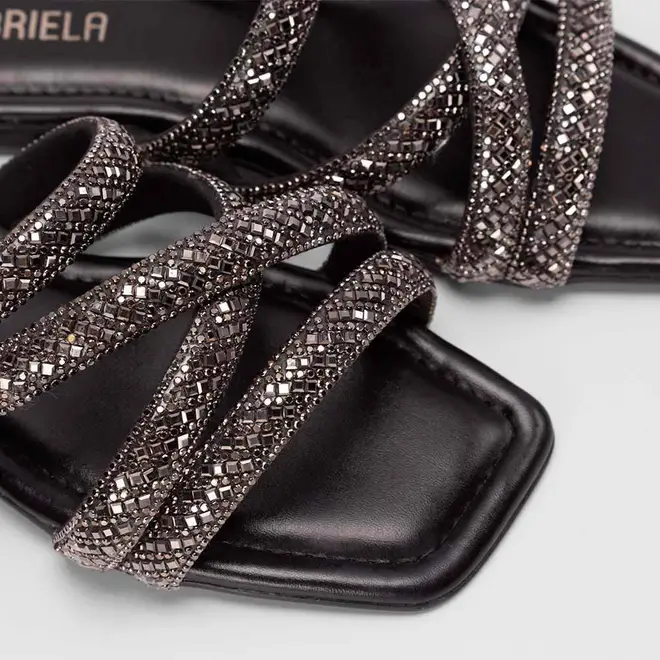 Rasteira Feminina Gabriela Multitiras Cruzadas Detalhe Strass Preto