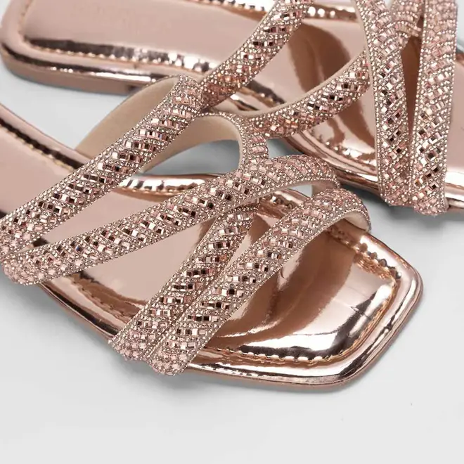 Rasteira Feminina Gabriela Multitiras Detalhe Strass Rose Gold