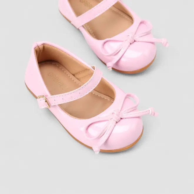 Sapatilha Boneca Bebê Gabrielinha Detalhe Laço Verniz Rosa