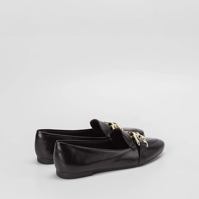 Mocassim Feminino Gabriela Enfeite De Corrente Preto