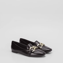 Mocassim Feminino Gabriela Enfeite De Corrente Preto