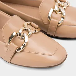 Mocassim Feminino Gabriela Enfeite de corrente Bege