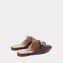 Mule Feminino Gabriela Detalhe Corrente Marrom