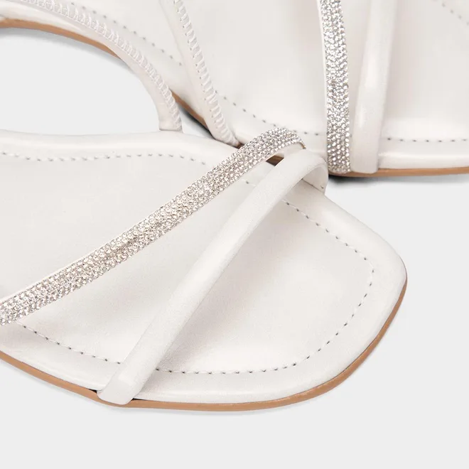 Sandália Rasteira Feminina Penélope Detalhe Strass Off White