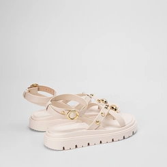 Sandália Feminina Moleca Detalhe Tachas Esferas & Bold Off White