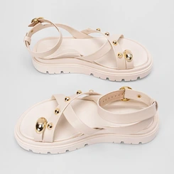 Sandália Feminina Moleca Detalhe Tachas Esferas & Bold Off White
