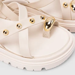 Sandália Feminina Moleca Detalhe Tachas Esferas & Bold Off White