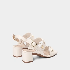 Sandália Feminina Moleca Salto Bloco Médio Tachas Flor Off White