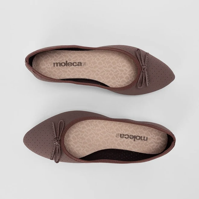 Sapatilha Feminina Moleca Detalhe Perfuros Marrom