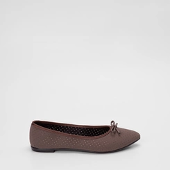 Sapatilha Feminina Moleca Detalhe Perfuros Marrom