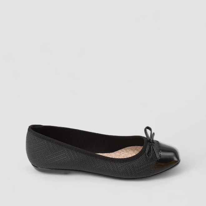 Sapatilha Feminina Moleca Verniz Laço Textura Preto