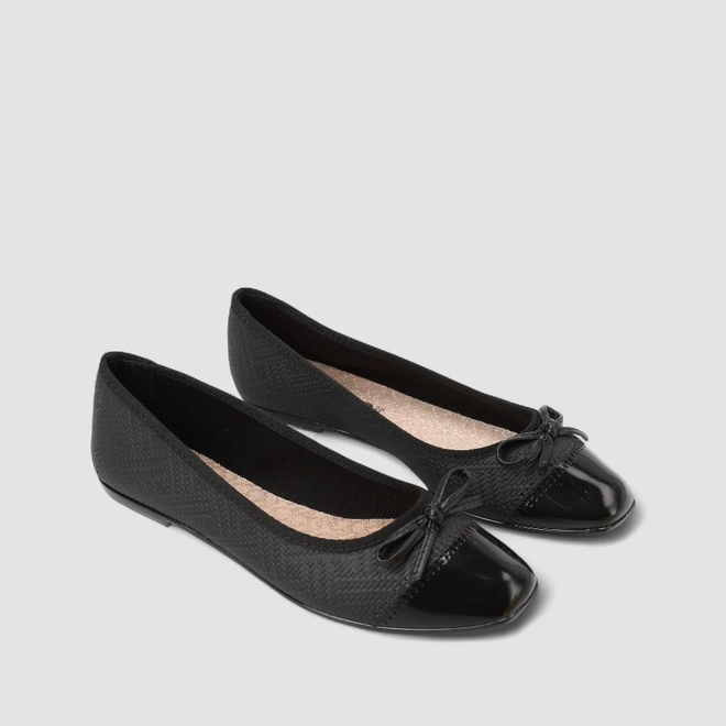 Sapatilha Feminina Moleca Verniz Laço Textura Preto