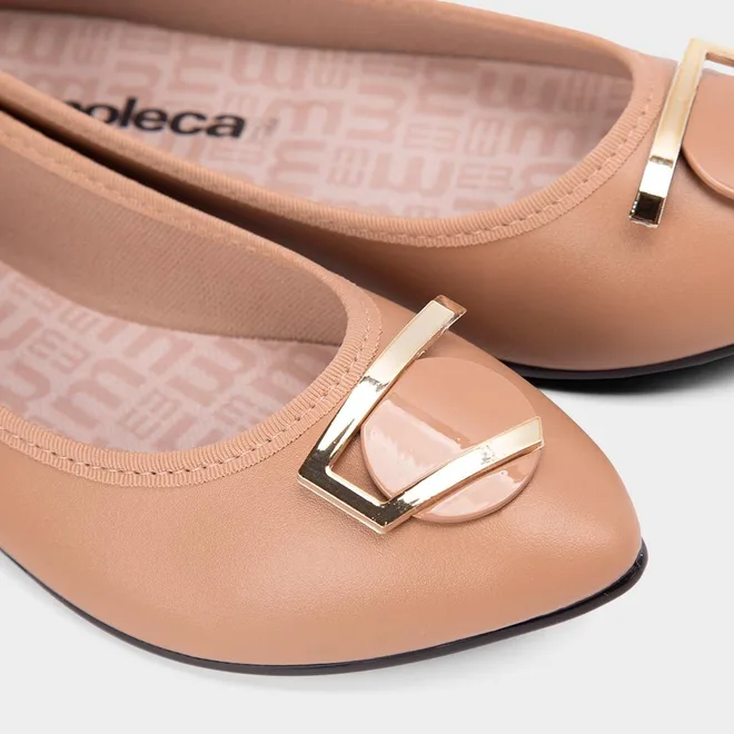 Sapatilha Feminina Moleca Bico Fino Detalhe Dourado Nude