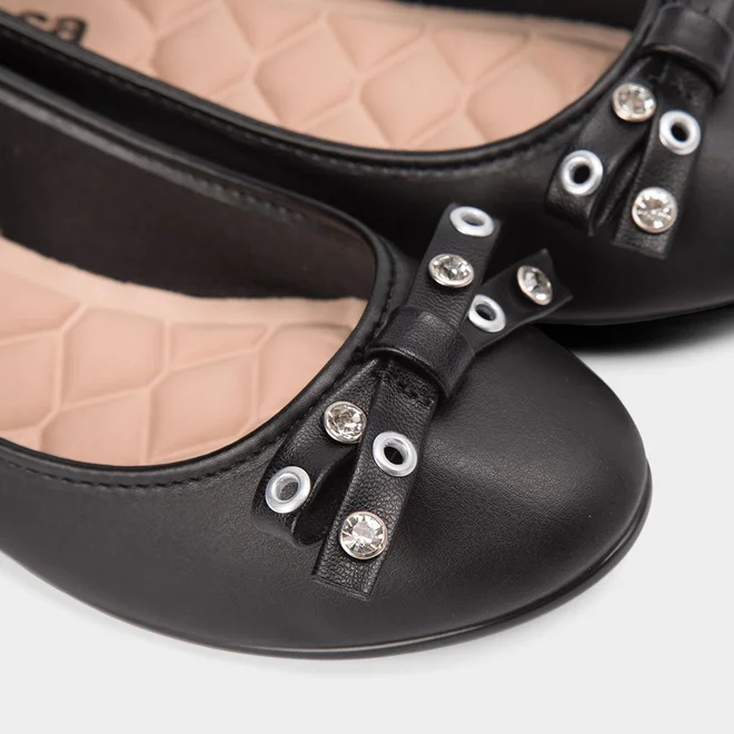 Sapatilha Feminina Moleca Com Laço Detalhe Ilhós & Pedraria Preto