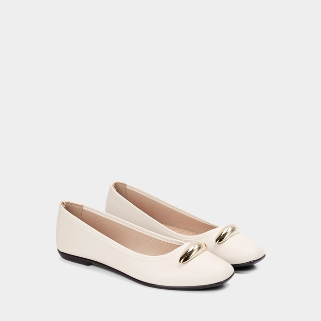 Sapatilha Feminina Moleca Bico Quadrado Enfeite Bold Off White