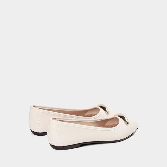 Sapatilha Feminina Moleca Bico Quadrado Enfeite Bold Off White
