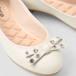 Sapatilha Feminina Moleca Laço Pedraria Ilhós Off White