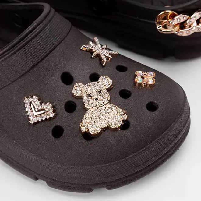 Babuche Infantil Luelua Detalhe Pingentes & Corrente Preto