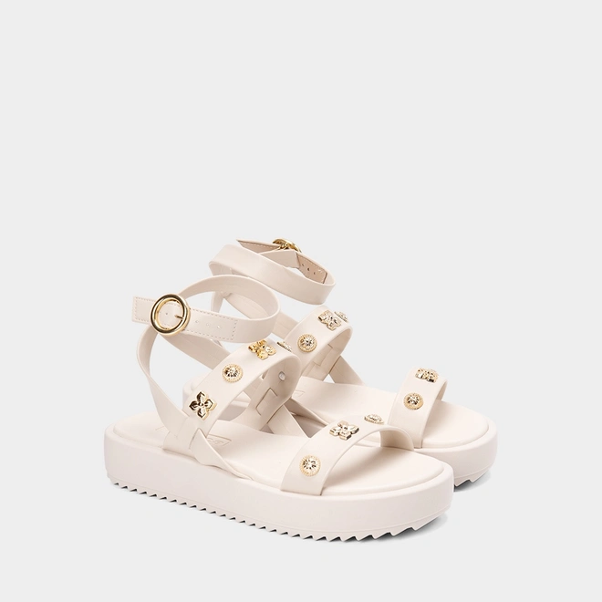 Sandália Feminina Moleca Flatform Tratorada Com Aplicações Em Flor Off White