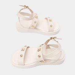 Sandália Feminina Moleca Flatform Tratorada Com Aplicações Em Flor Off White