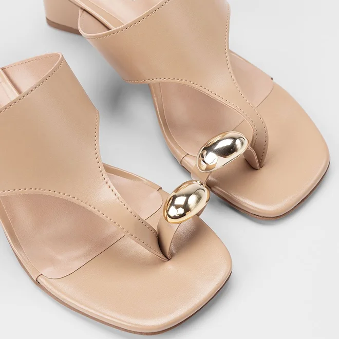 Tamanco Feminino Penélope Salto Geométrico Detalhe Bold Bege