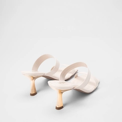 Tamanco Feminino Gabriela Salto Estilizado Dourado Off White