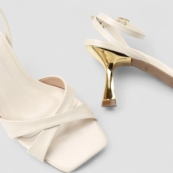 Sandália Feminina Gabriela Salto Taça Dourado Multi Tiras Off White