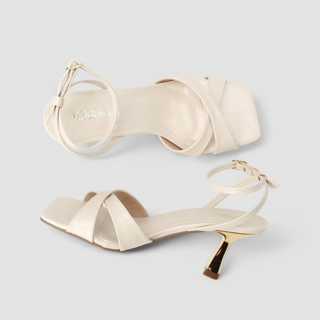 Sandália Feminina Gabriela Salto Taça Dourado Multi Tiras Off White