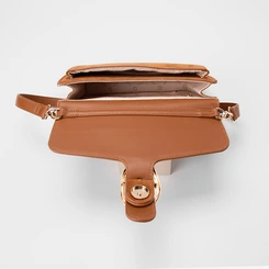 Bolsa Transversal Gabriela Média Suede Detalhe Fivela Caramelo